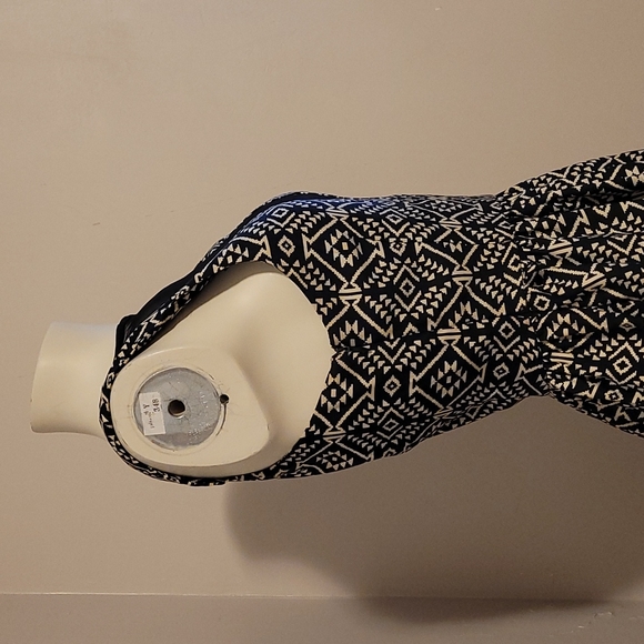 DEX sheer V neck front dress - Picture 6 of 10